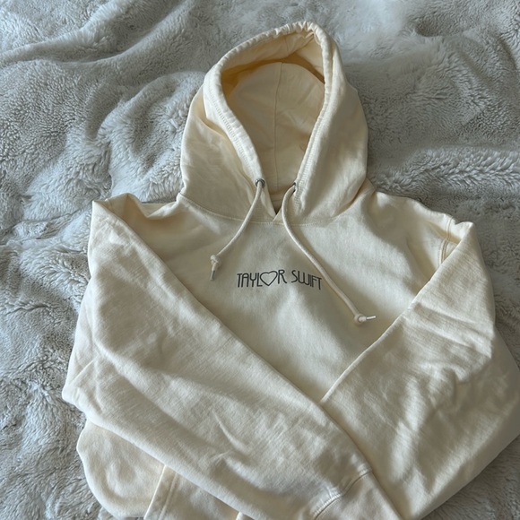 Sweaters - Taylor Swift Eras Tour Hoodie - Heart